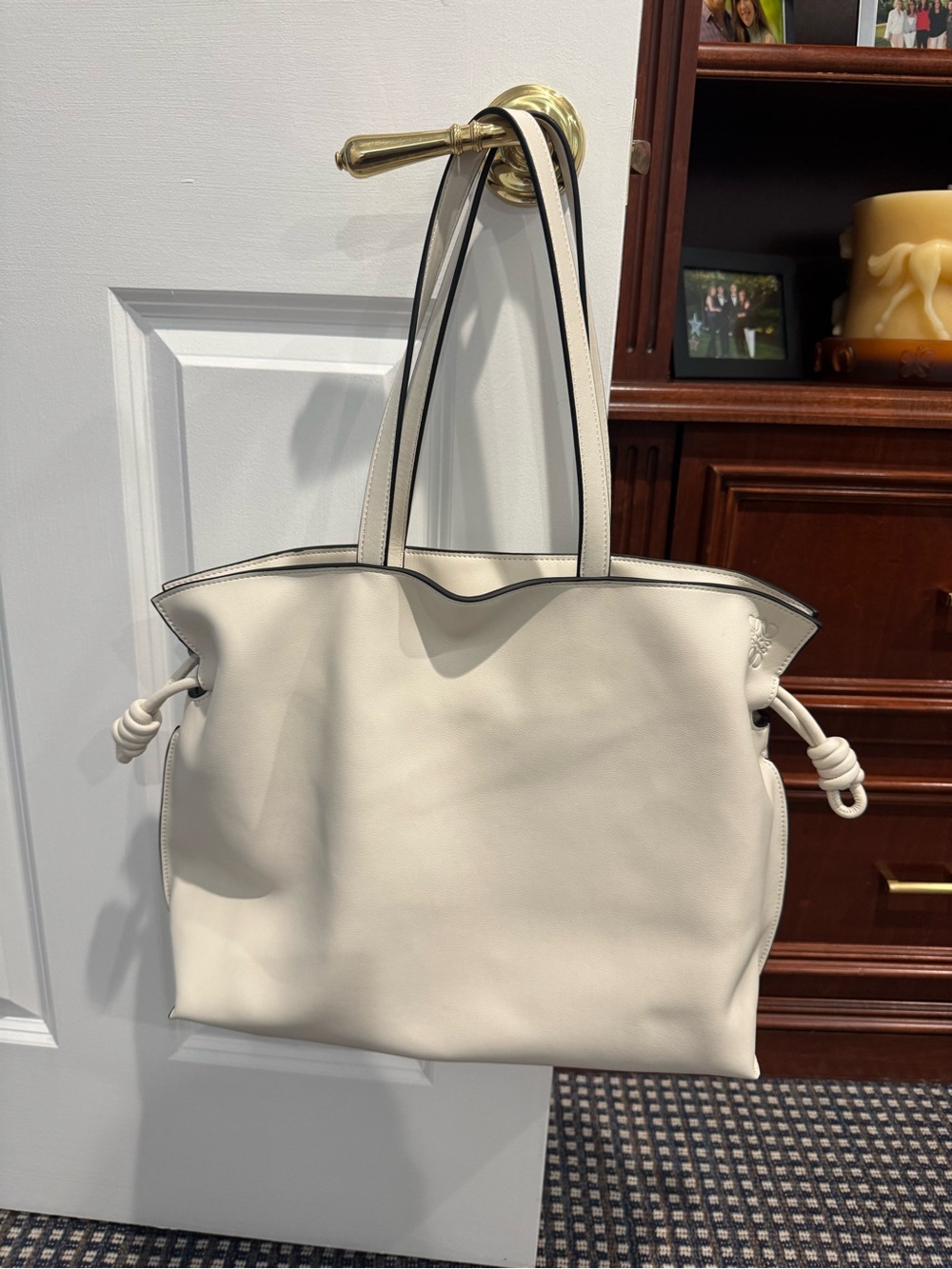 “L” bag Women's Cream leather soft and yummy Tote Bag - Elegant Everyday Carry